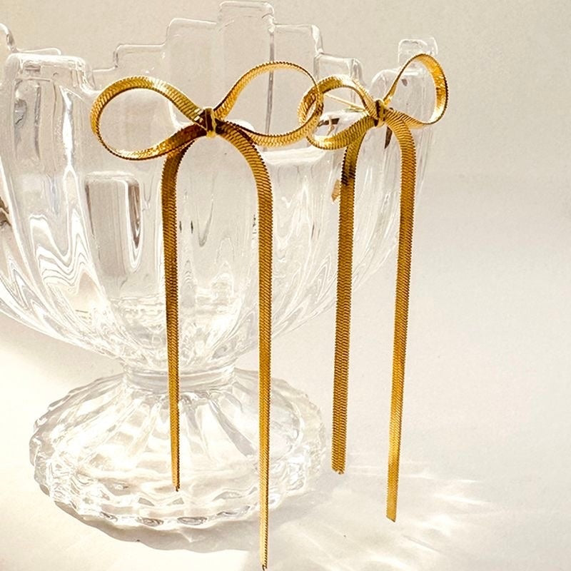 Ribbon Grace Earring