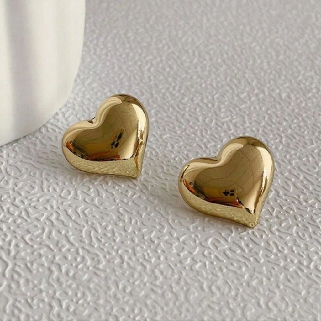 Golden Bliss Heart Stud