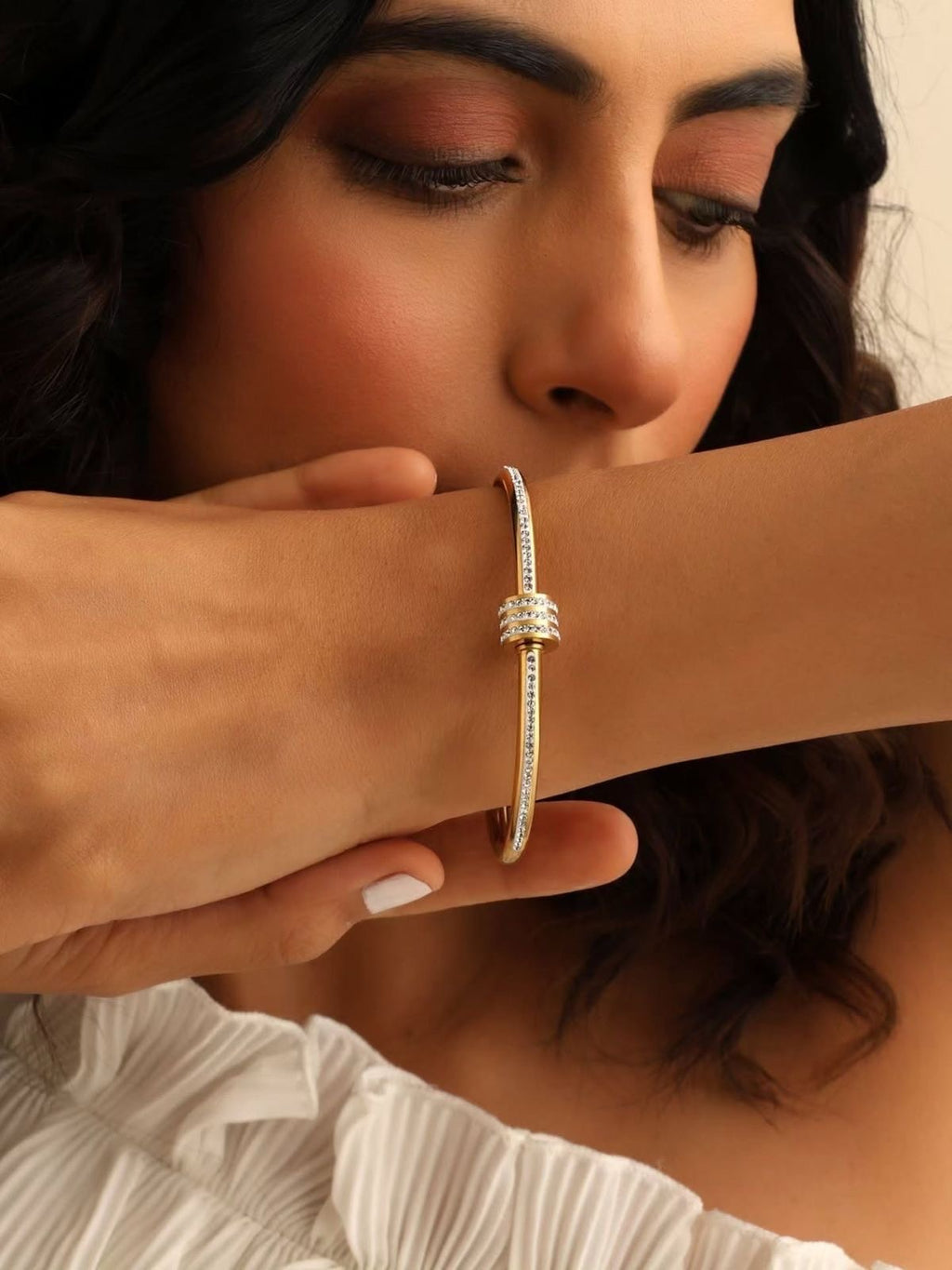 Crystal Nail Bangle – Gold & Diamond-Set Kada