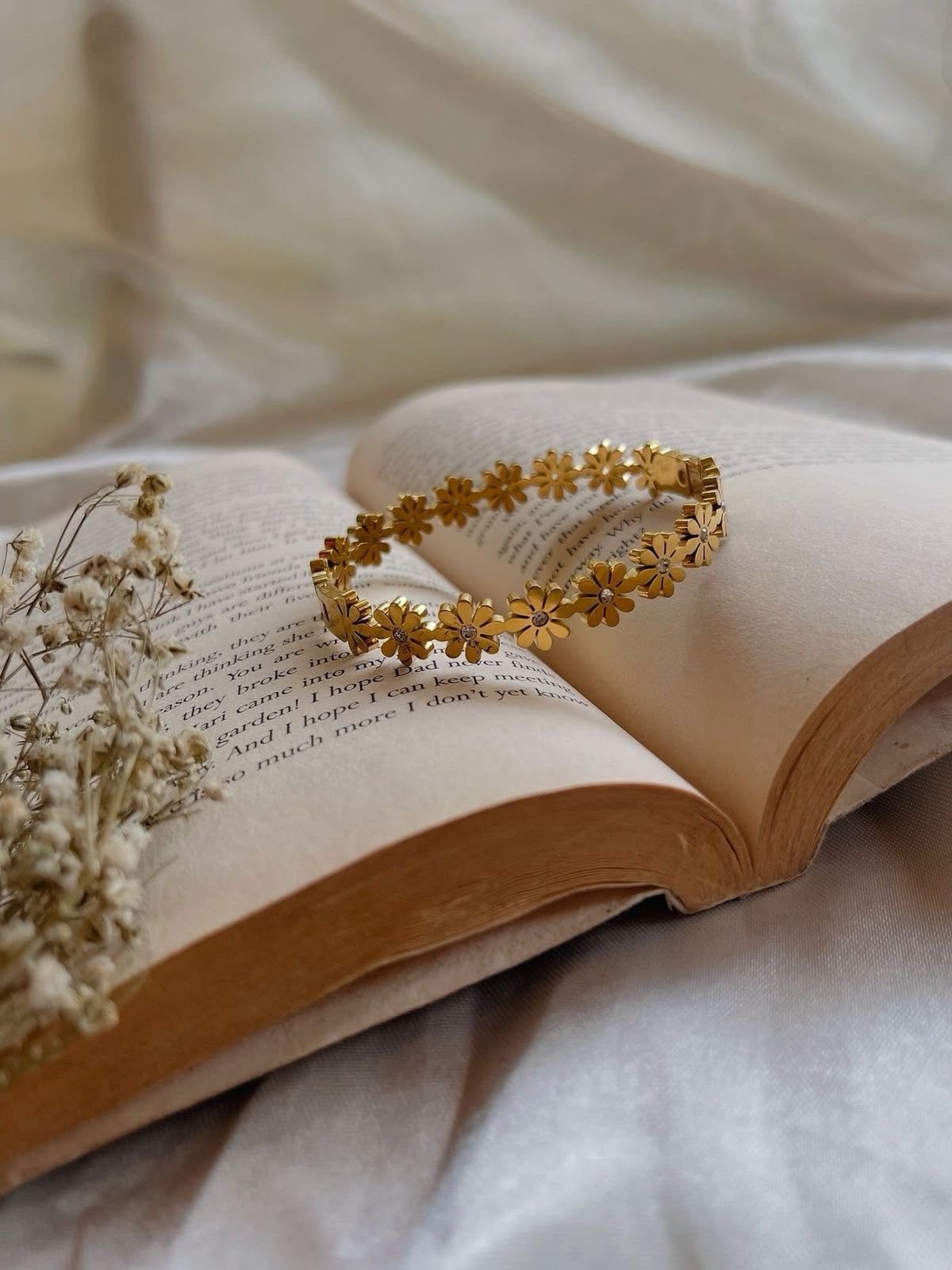 Daisy Bloom Kada